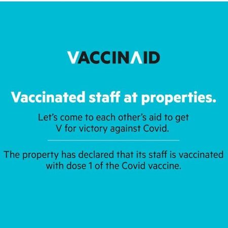 Vaccinated Staff - OYO 1300 Crecia Guest House Hatu Exterior foto